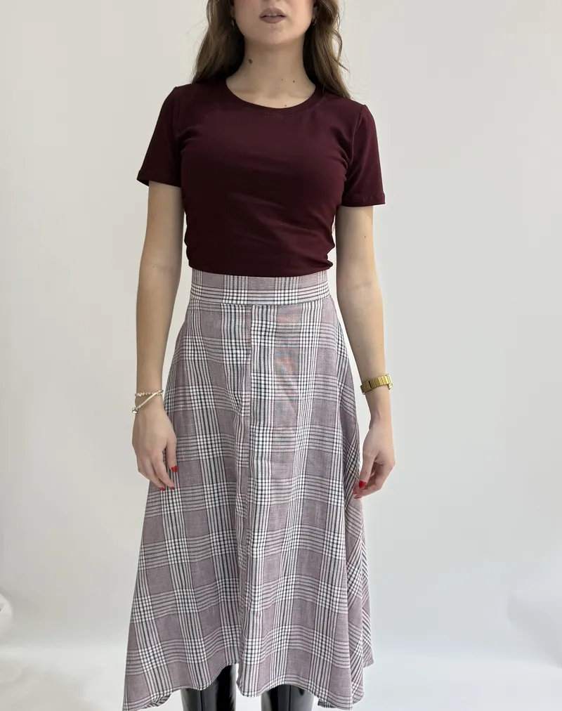 Falda asimetrica
